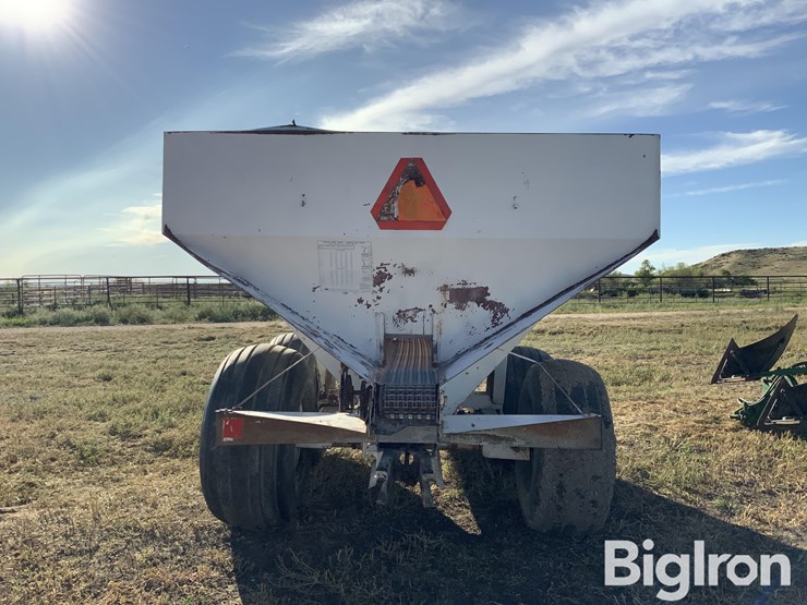 farmhand-t/a-fertilizer-spreader-image-6
