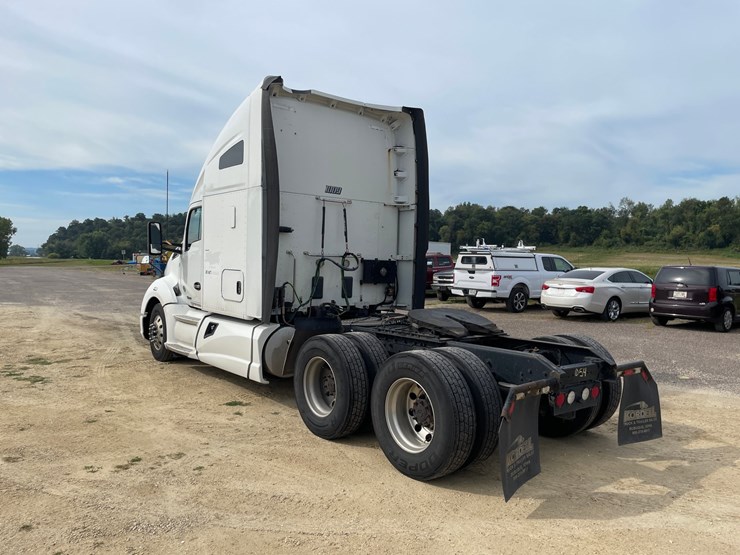 2017-kenworth-t680-image-7