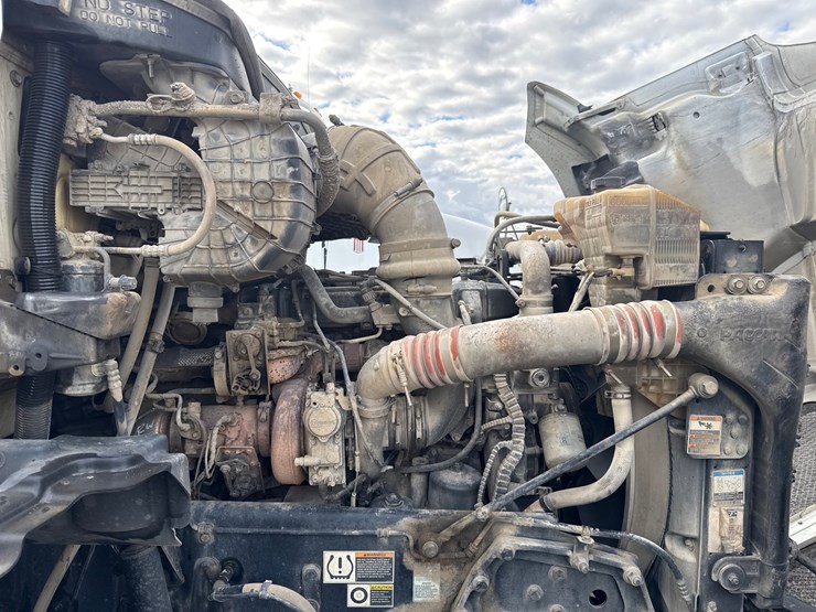 2017-kenworth-t680-image-18