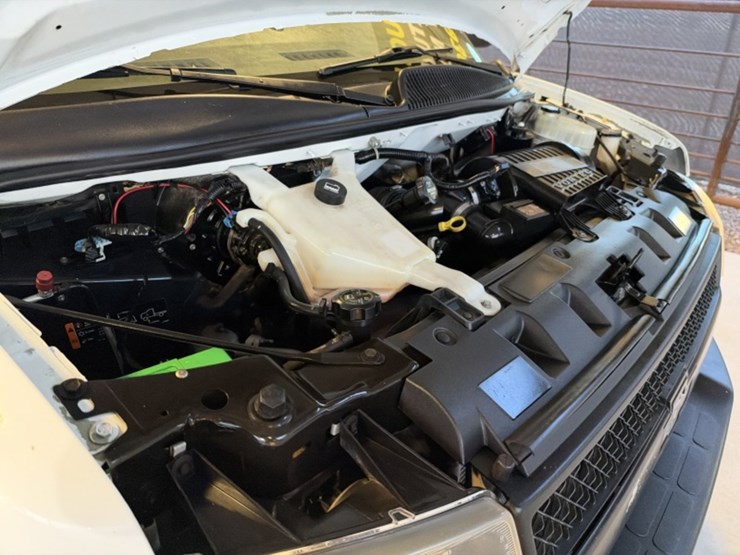 2018-chevrolet-express-2500-image-17