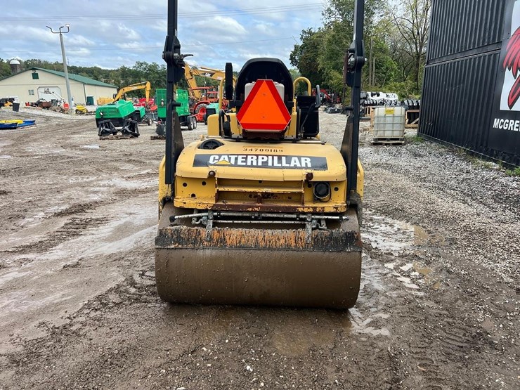 2010-caterpillar-cb34xw-image-5