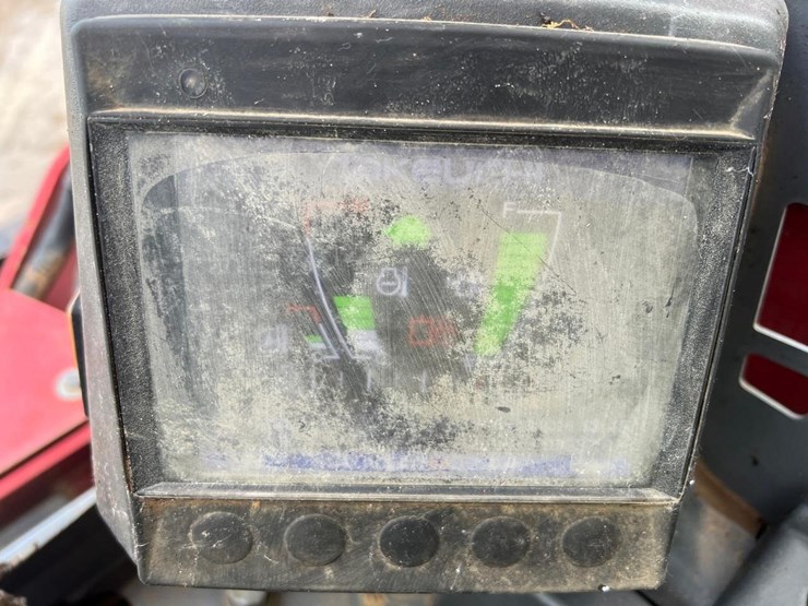 2021-takeuchi-tl8-image-18