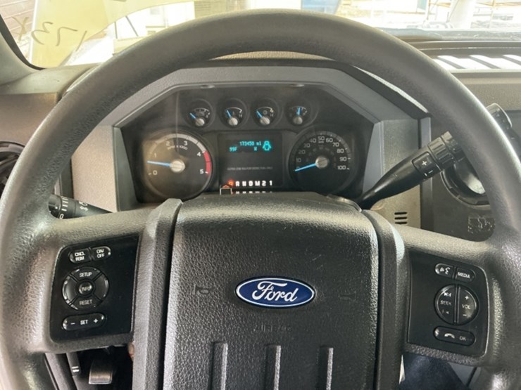 2016-ford-f550-image-17