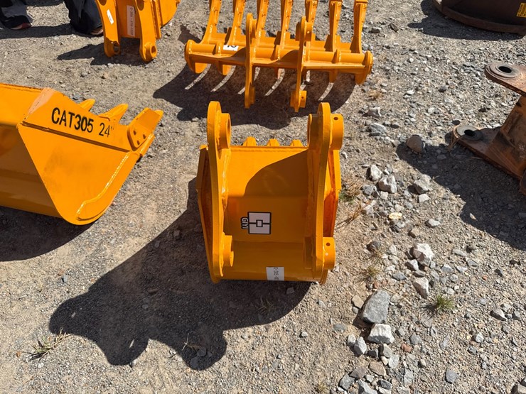 #55-•-giyi-gy-bk-12"-cat305-excavator-bucket-inv#55144-image-5