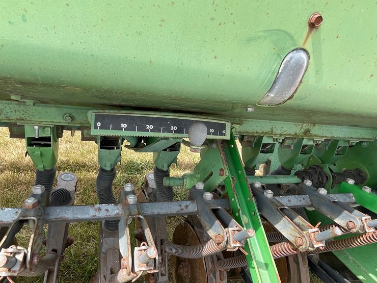 john-deere-12-image-27