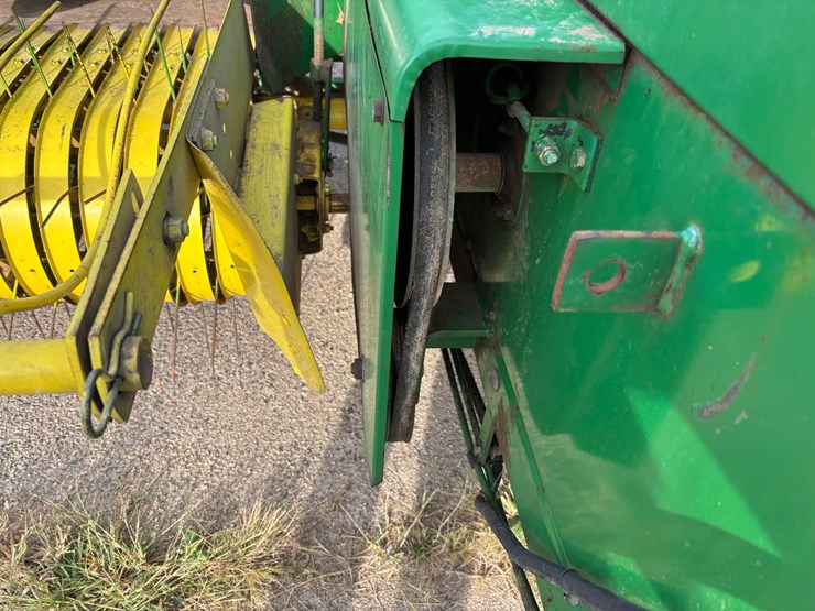 john-deere-338-image-23