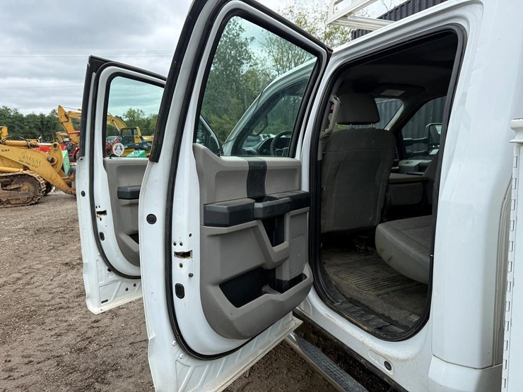 2017-ford-f350-image-29