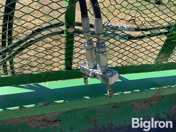 john-deere-grapple-bucket-image-11