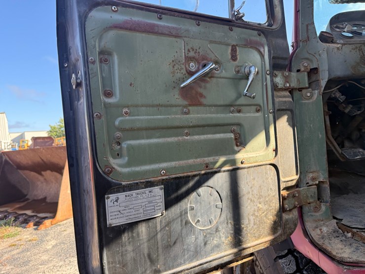 mack-dm685s-image-41