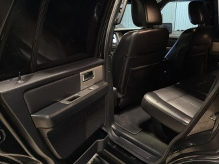2016-ford-expedition-image-26