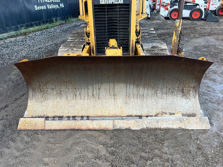 2004-caterpillar-d3g-xl-image-10
