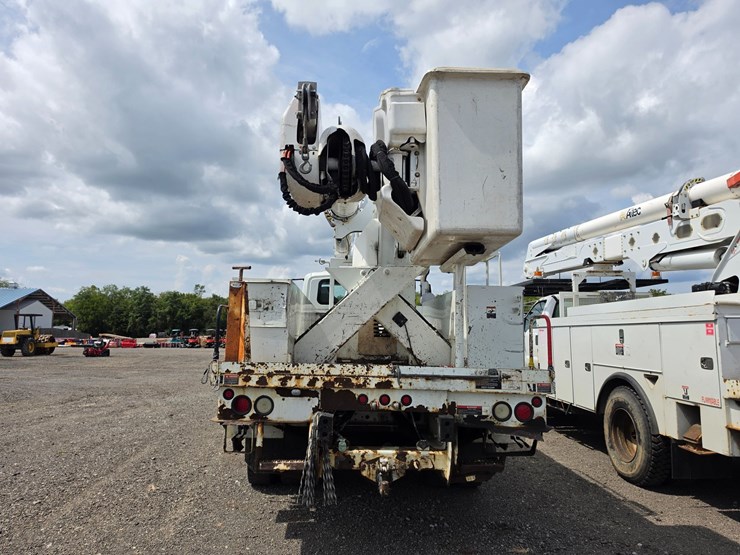 2012-ford-f750-image-27