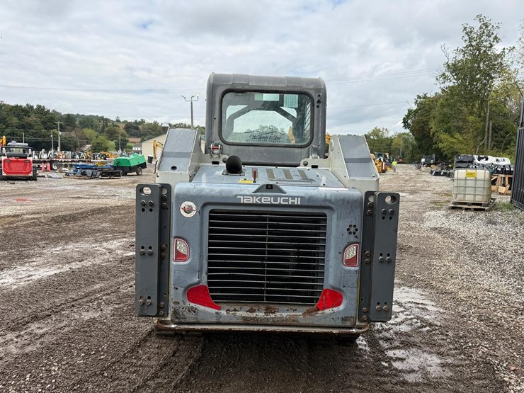 2020-takeuchi-tl8-image-3