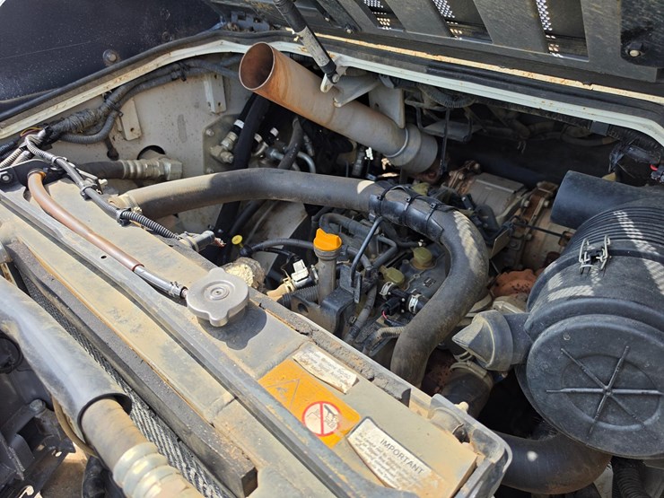 #2099-•-takenchi-tl-8r2-track-skid-steer-image-8