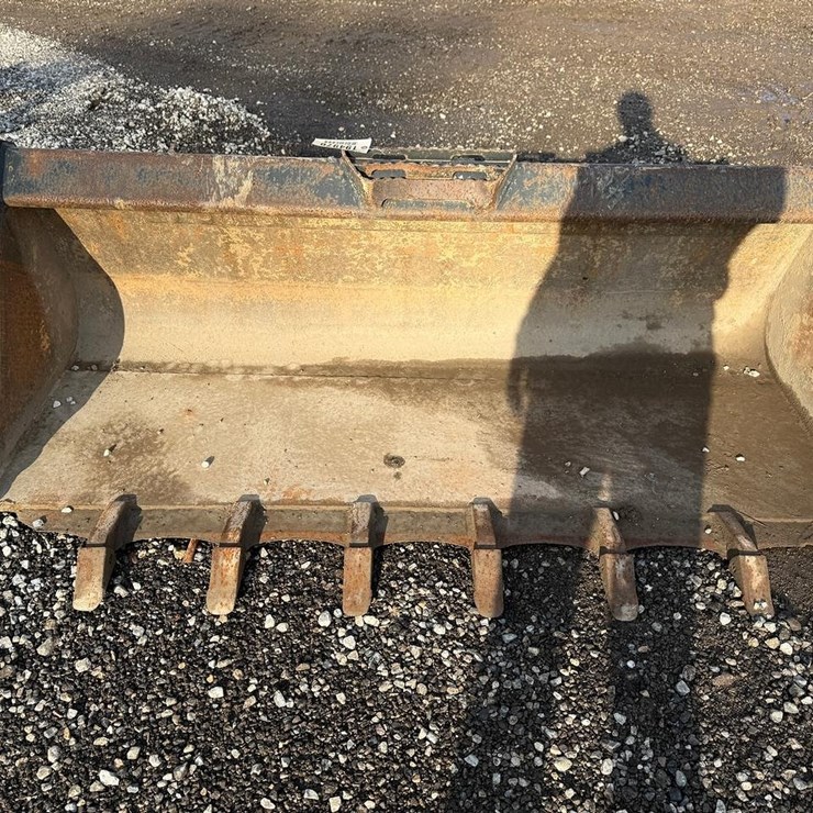 76” Skid Steer Tooth Bucket