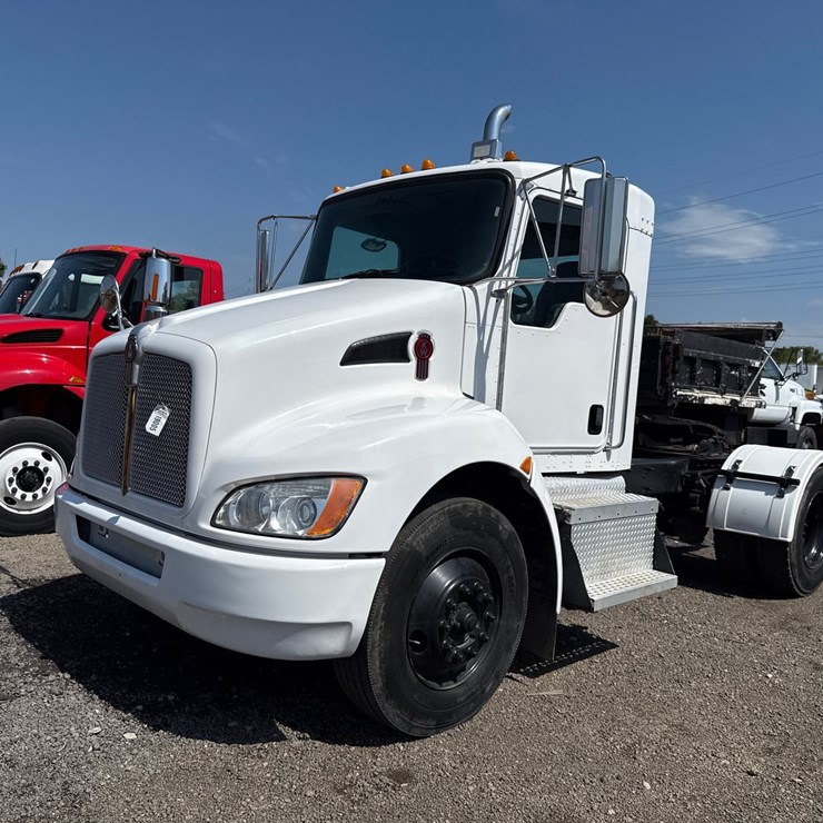 2010 KENWORTH T370