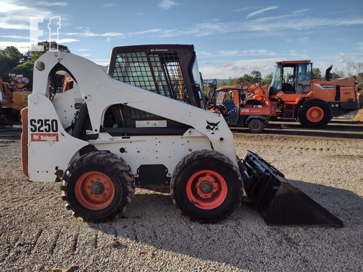 2009-bobcat-s250-image-3