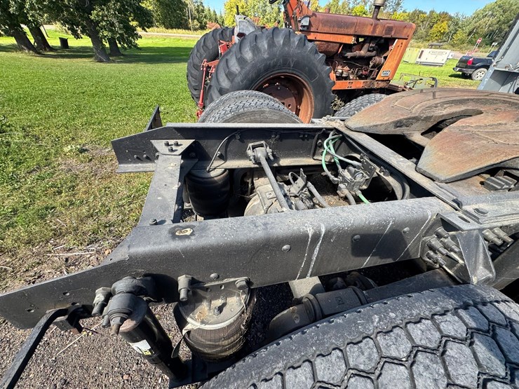 1997-ford-tractor-image-22