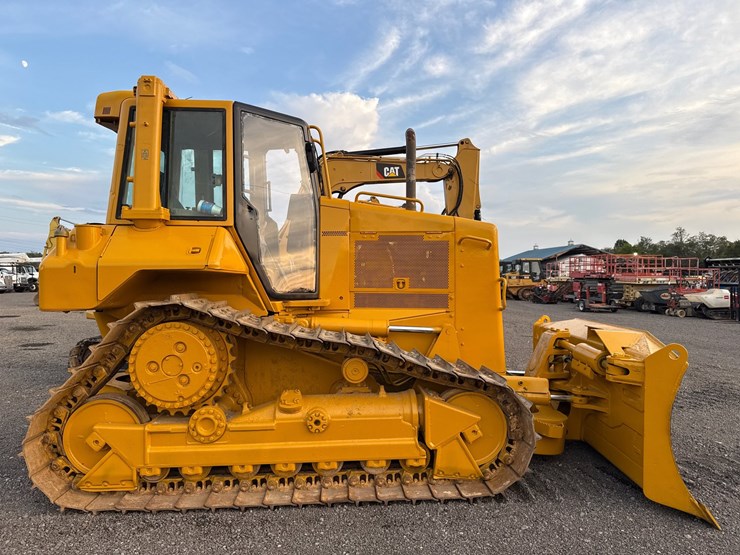 caterpillar-d6n-image-4