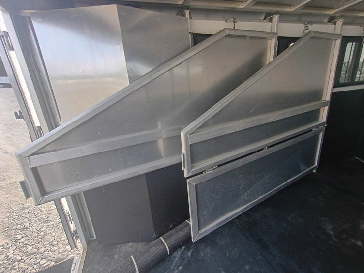 2012-custom-trailer-image-39