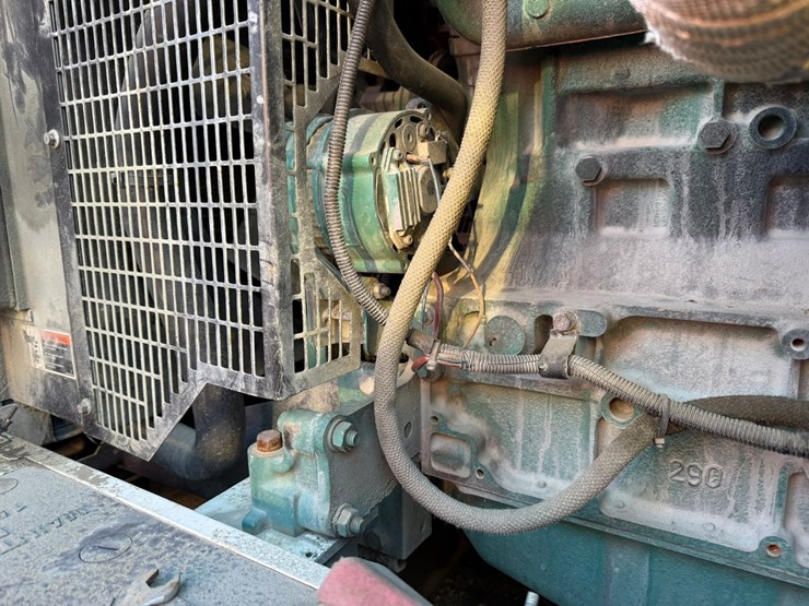 #3501-•-whisperwatt-dca-1651v-towable-generator-image-10