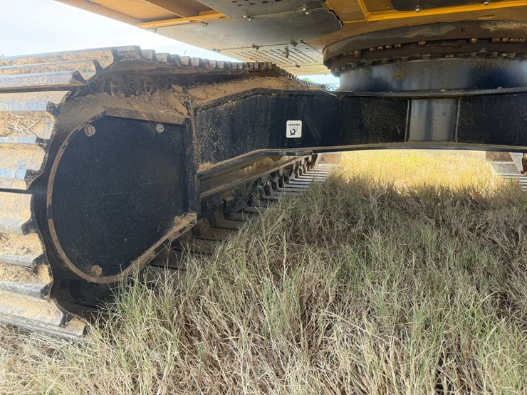 2024-deere-210g-lc-image-50