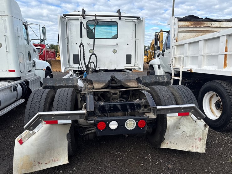 2017-kenworth-t680-image-8