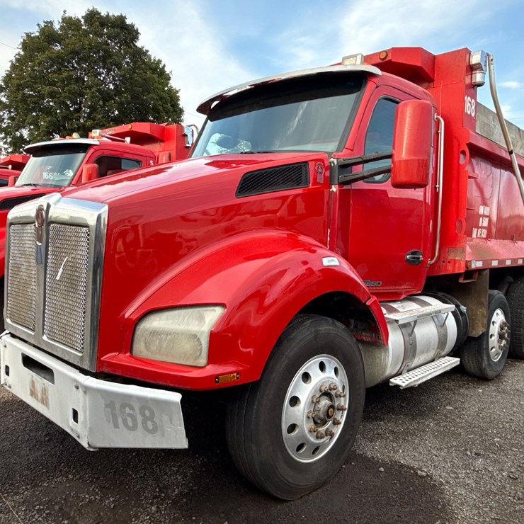 2016 KENWORTH T880