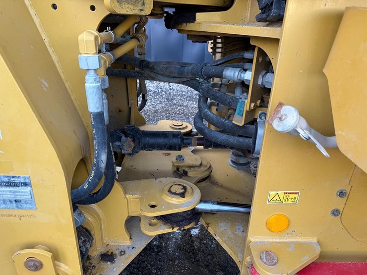 2017-caterpillar-930m-image-19