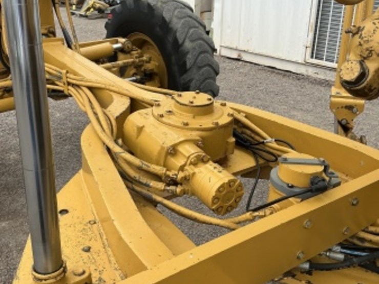 caterpillar-143h-image-12