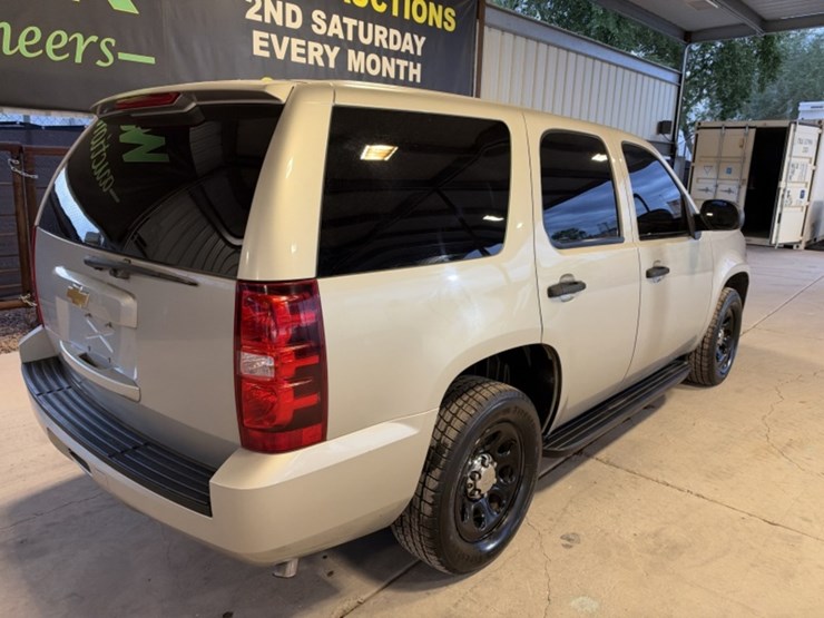 2014-chevrolet-tahoe-image-8