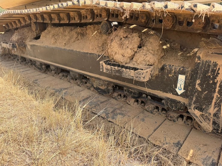 2024-deere-210g-lc-image-45