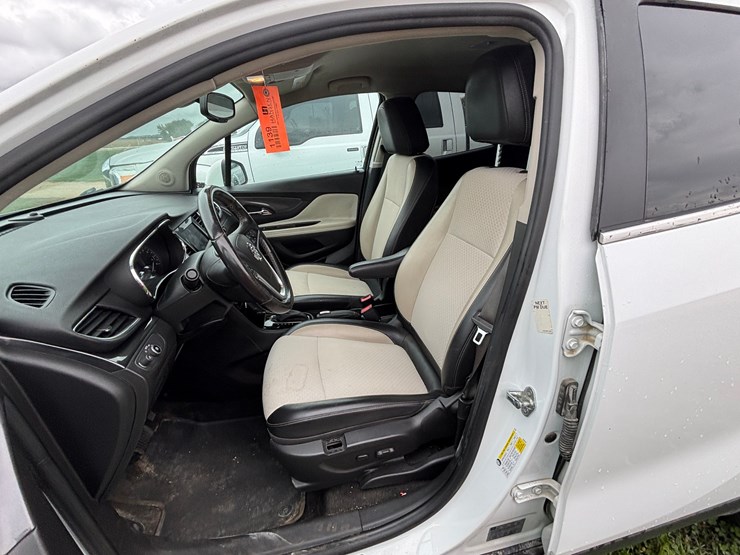 2021-buick-encore-image-28