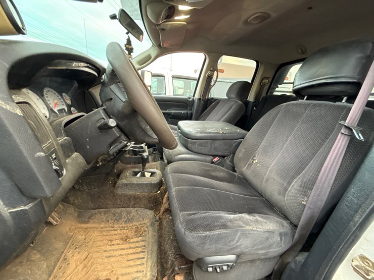 2003-dodge-3500-image-16