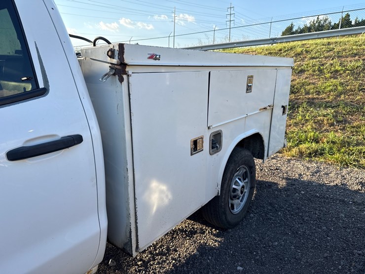 2016-chevrolet-2500-image-15