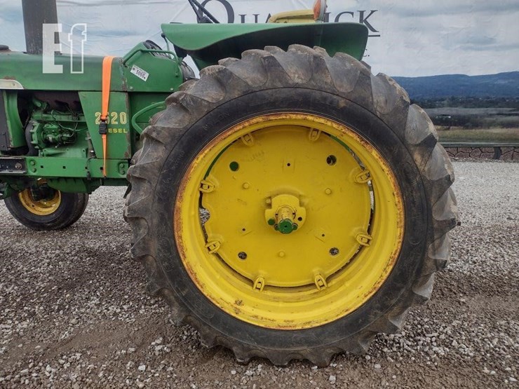 john-deere-2520-image-14