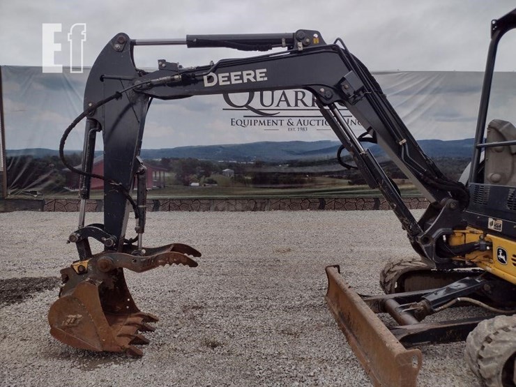 2016-deere-35g-image-21