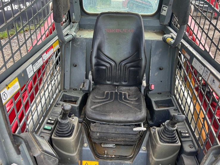 2020-takeuchi-tl8-image-16