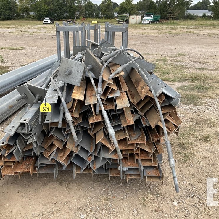 UNKNOWN GUARD RAIL POST 574