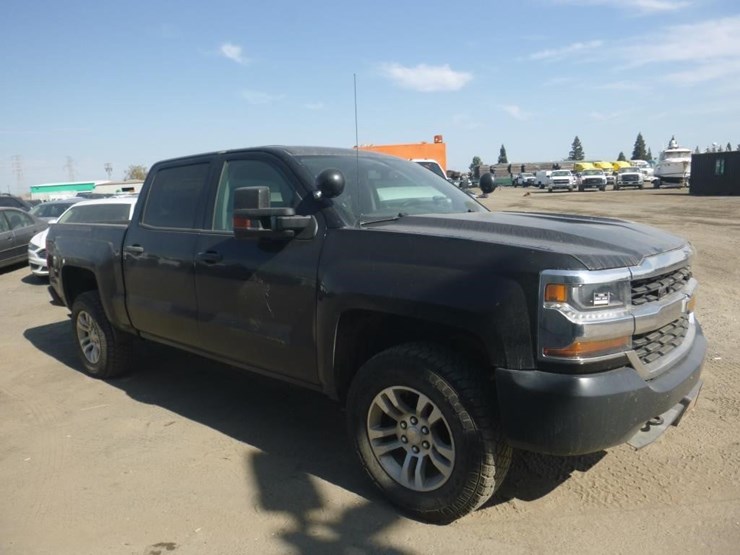 2017-chevrolet-1500-image-2