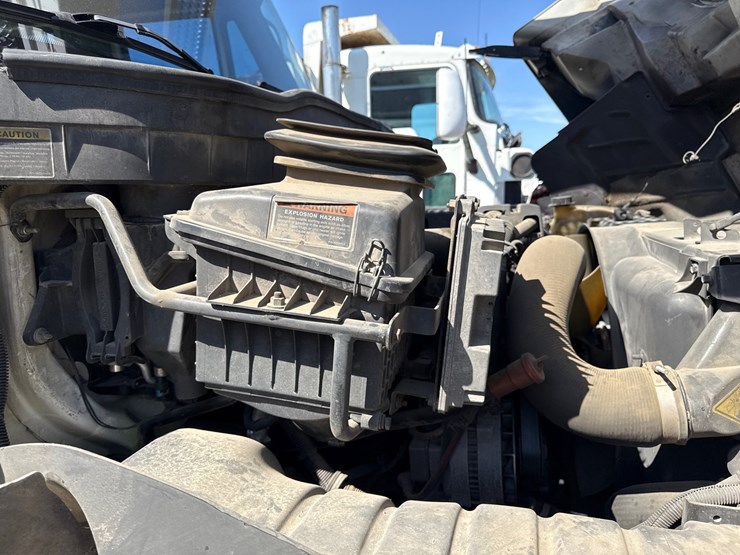 2013-international-durastar-4300-image-132