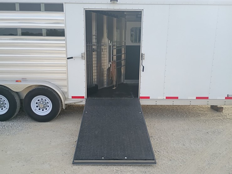 2012-custom-trailer-image-44
