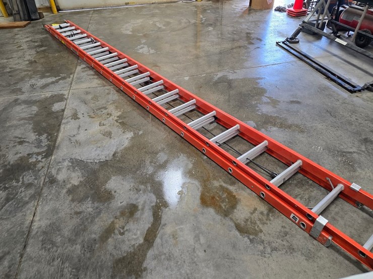 #9730-•-louisville-40'-extension-ladder-image-3