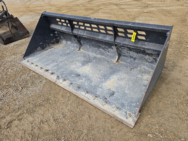 #9676-•-2019-ffc-96"-high-capacity-bucket-image-1