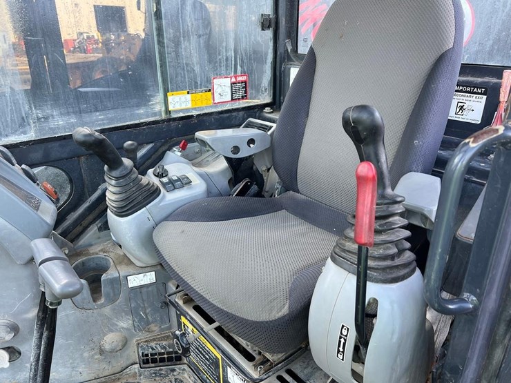 2017-deere-60g-image-19