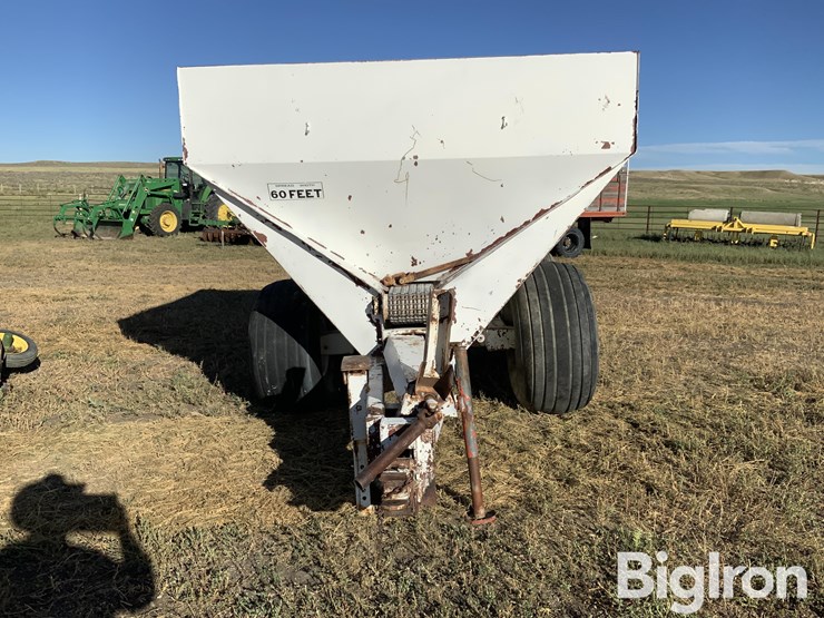 farmhand-t/a-fertilizer-spreader-image-2