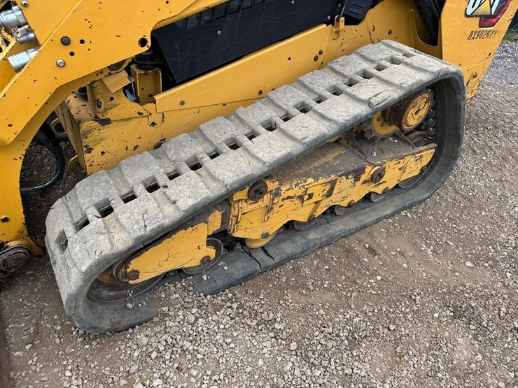 2021-caterpillar-299d3-image-13