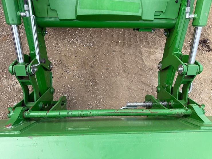 2021-john-deere-5055e-image-10