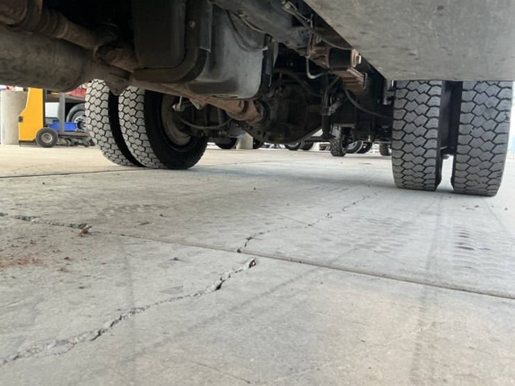 2013-ford-f550-image-26