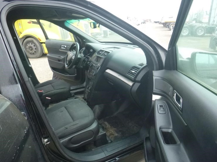 2018-ford-explorer-image-5